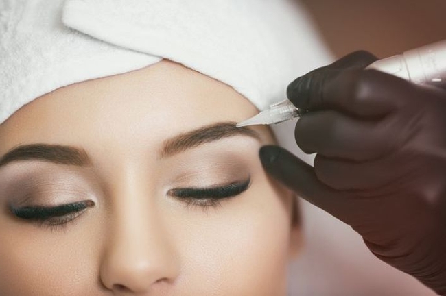 Татуаж бровей - один из способов на долгое время сохранить красиво прорисованные брови Как делается татуаж «напыление бровей»?