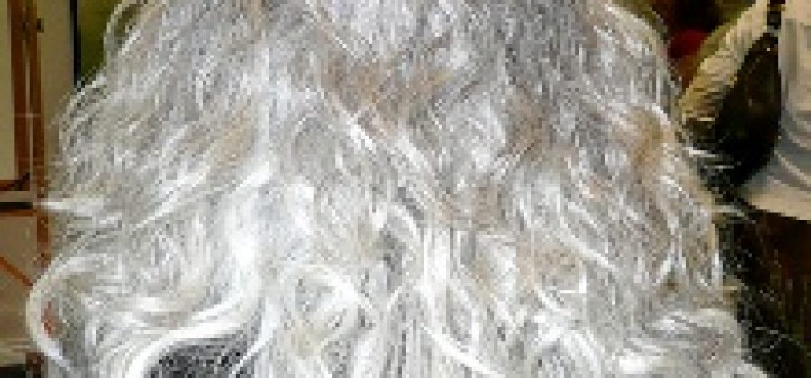 Уход за седыми волосами: что можно и нельзя делать?