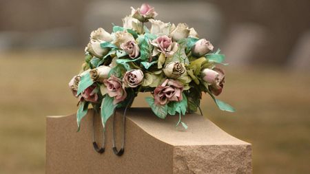 человек умер что делать