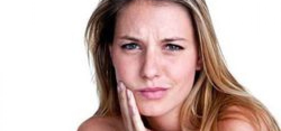 Десна отошла от зуба: что делать?