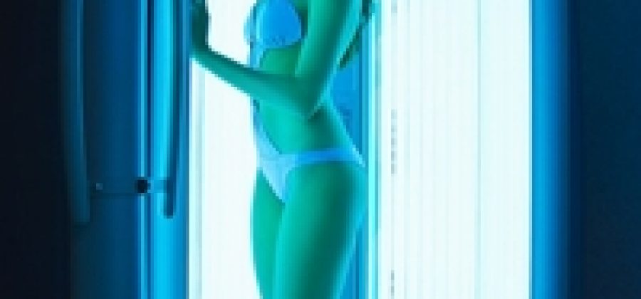 Как загорать в вертикальном солярии?