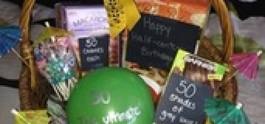 Что подарить женщине на 50 лет?