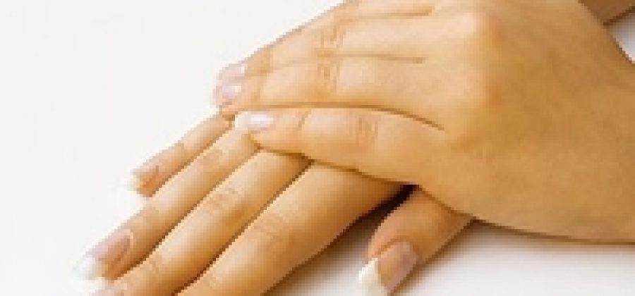 Как и зачем делают мезотерапию в кожу рук?