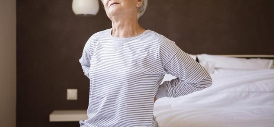 Как предотвратить остеопороз женщине? Что пить?