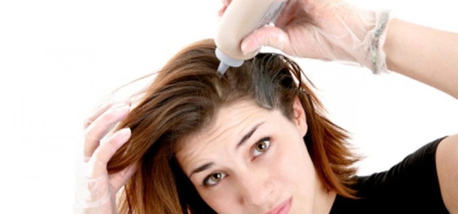 Как самостоятельно покрасить корни волос?