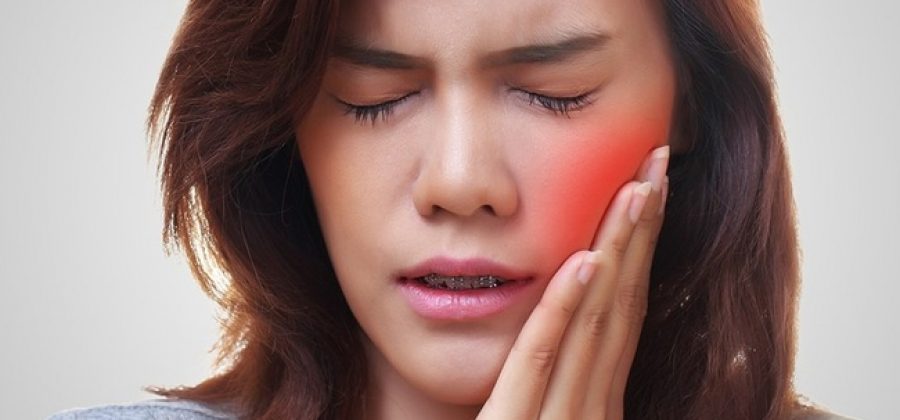 Чем полоскать рот, если сильно болит зуб?