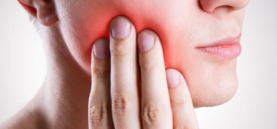 Как быстро убрать флюс на щеке?