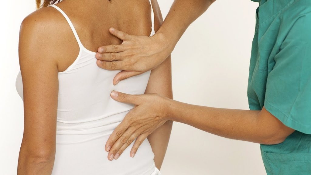 Боль в спине между лопатками причины и лечение