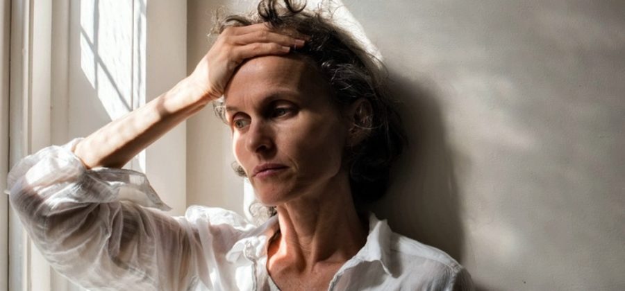 Как понять, что у женщины после 40 – депрессия, и как вылечить