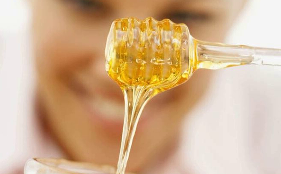 uxod-za-sedymi-volosami-bez-okrashivaniya (6) 7 особенностей ухода за седыми волосами без окрашивания