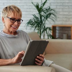 Кем можно работать после 50 лет женщине — 11 востребованных профессий