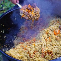 Полевая кухня и ароматный плов: как вкусно и ярко украсить любое мероприятие