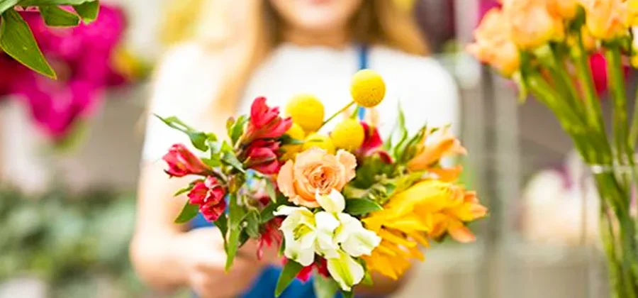 На какой праздник подходит доставка цветов: поводы, эмоции и радость в каждом букете