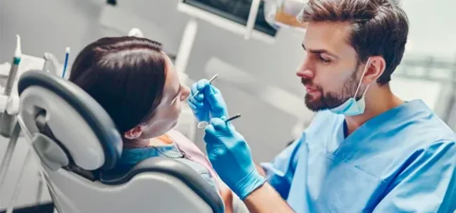 Прием у стоматолога: важный шаг к здоровой и красивой улыбке