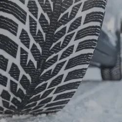 Как правильно выбрать зимние шины для безопасной и комфортной езды