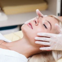 Профессия косметолога: особенности работы и путь к успеху