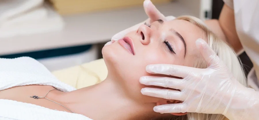 Профессия косметолога: особенности работы и путь к успеху