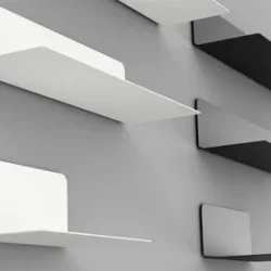 Как выбрать навесную настенную полку: стиль, функциональность и гармония интерьера