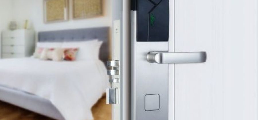 Безопасность апартаментов: когда замок требует замены