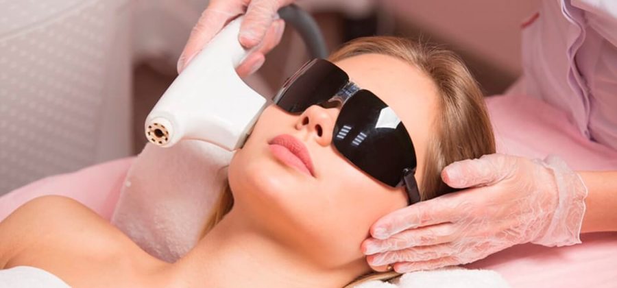 Сияние молодости: что такое фотоомоложение и кому оно подходит