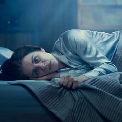 Как наладить сон при тревоге: вечерний ритуал на 30 минут