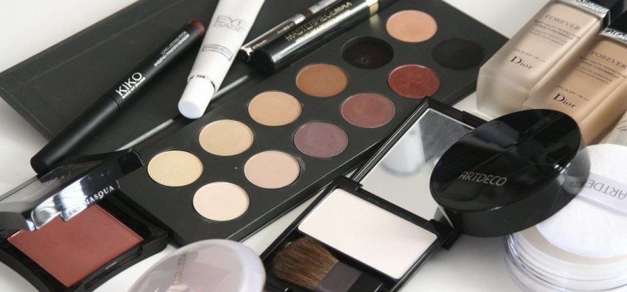 Интернет-магазин косметики Romanovamakeup: как выбрать профессиональные средства для визажистов?