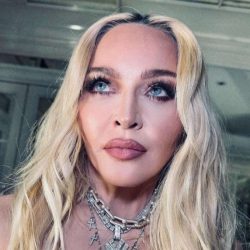 67-летняя Мадонна предстала в прозрачном бюстгальтере