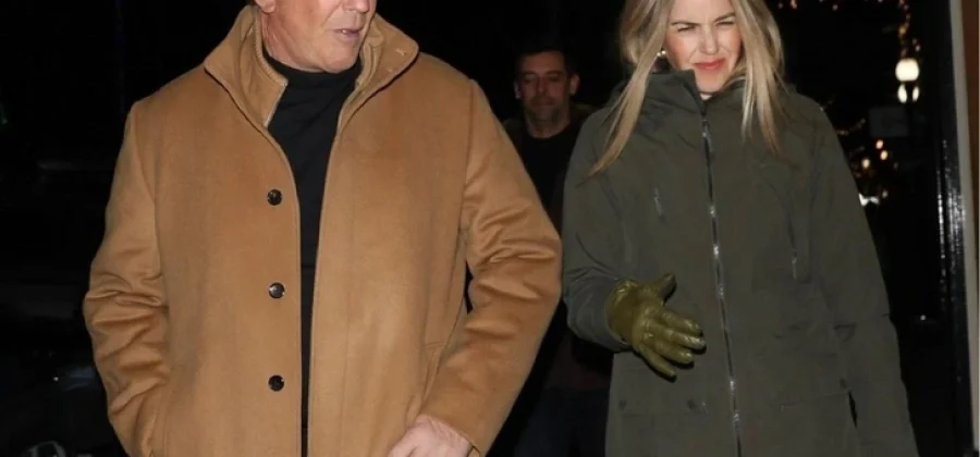 70-летний Кевин Костнер влюблен: ей 46 лет и она режиссер