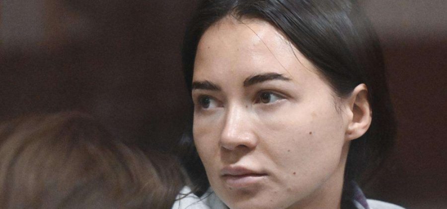 Беременная Лерчек с обнаженным животом снялась в трогательном видео