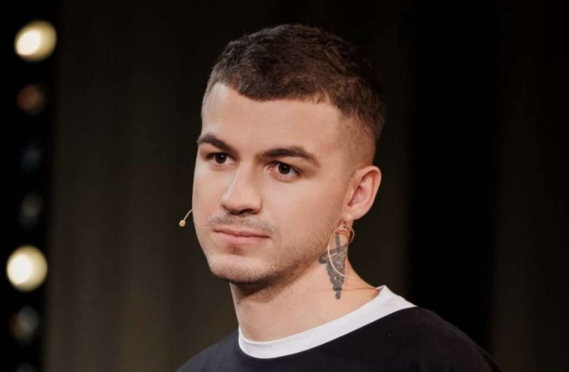 Череватый признался, что делит постель с женой и демоном Толиком