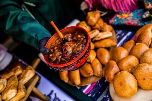 Выездной кейтеринг с русской народной кухней: традиции на современном мероприятии