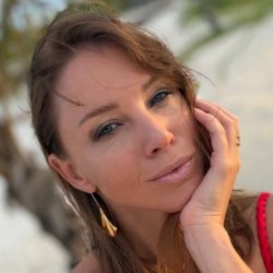 Диброва обмолвилась о материнстве и новом романе: «Хочу девочку»