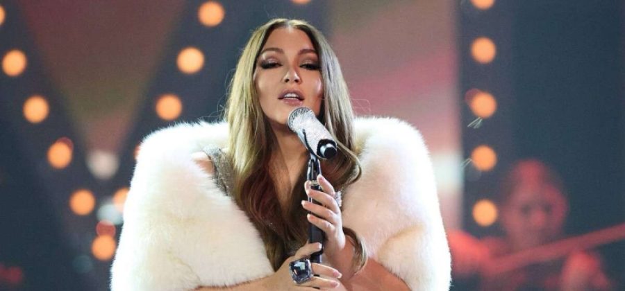 Ирине Дубцовой вручили в Кремле медаль за труды в искусстве