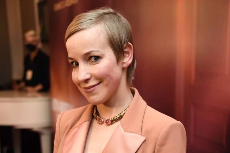 «Я заслуживаю этого»: таксующая в эмиграции актриса Шалаева похвасталась роскошным кольцом