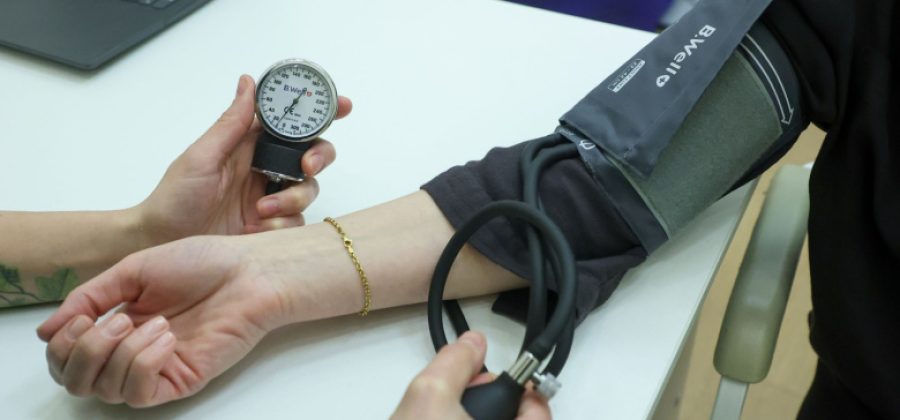 Кардиолог перечислил причины новогодних рисков для сердца