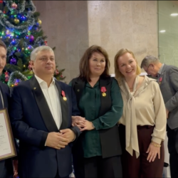 Любимова наградила званием «Заслуженный артист РФ» Баландина, Василенко и Фомина