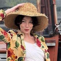 «Настюшка вернулась»: Ивлеева перекрасила волосы