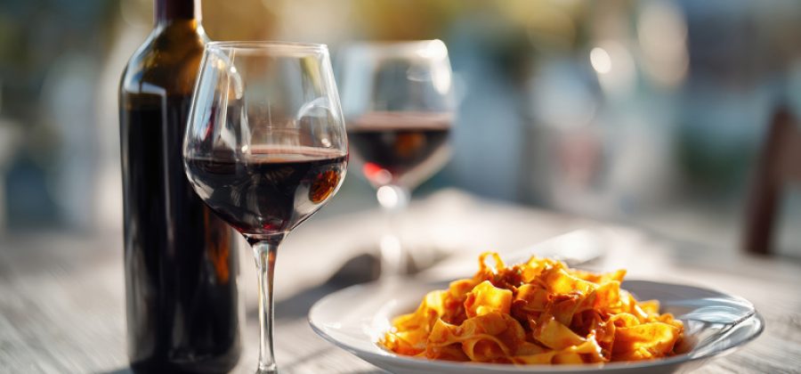 Названы спиртные напитки, вызывающие самое сильное похмелье