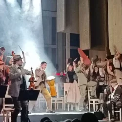 Пока без Александра Збруева. Как прошла в «Ленкоме» «Репетиция оркестра»