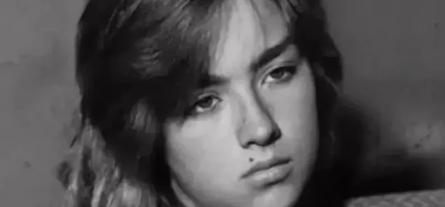 Покорила мир и разбилась о взрослую жизнь. Трагедия поэтессы Ники Турбиной