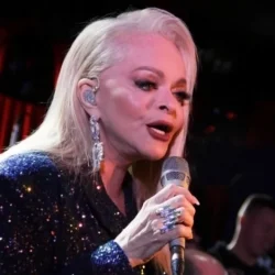 Психолог Хорс назвал выход грустной песни Долиной попыткой заработать