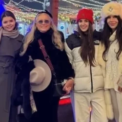 Семейный досуг. Михалковы-младшие вышли на лед: посмотрите на редкие кадры