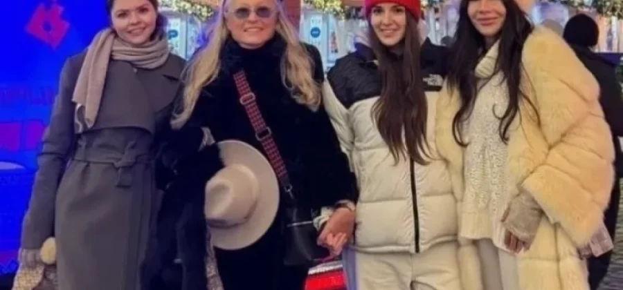 Семейный досуг. Михалковы-младшие вышли на лед: посмотрите на редкие кадры