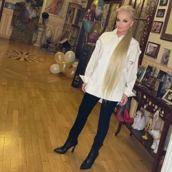 Суд официально выселил Ларису Долину из квартиры