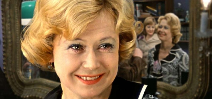 Светлана Немоляева рассказала, как относится к одним и тем же фильмам на Новый год