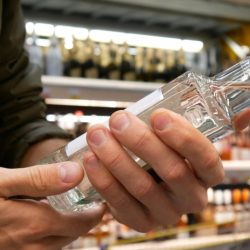 В МЧС рассказали, почему опасно согреваться с помощью алкоголя