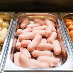Врач предупредила о вреде сосисок