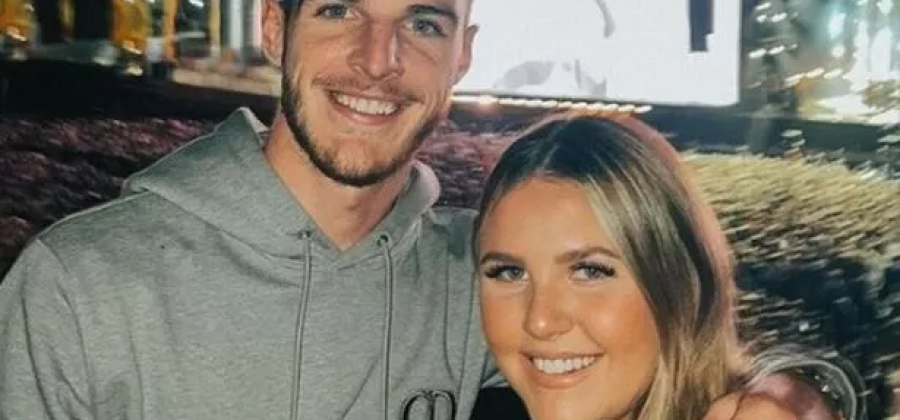 Жену красавца-футболиста ​​«Арсенала» затравили в Сети: «Ей нужно срочно худеть!»