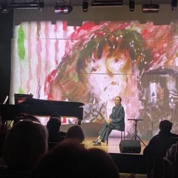 Ахмадулина под Шопена. Сати Спивакова читала поэзию для интеллектуалов