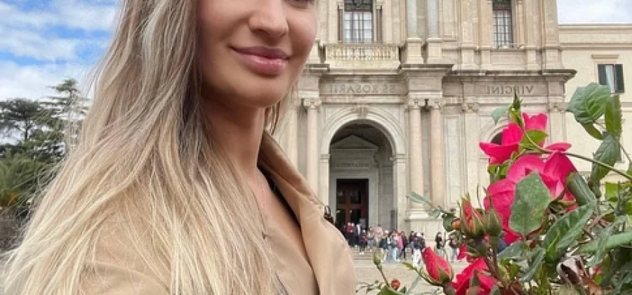 Блогерша умерла после увеличения ягодиц — ради операции она прилетела в Москву из Италии